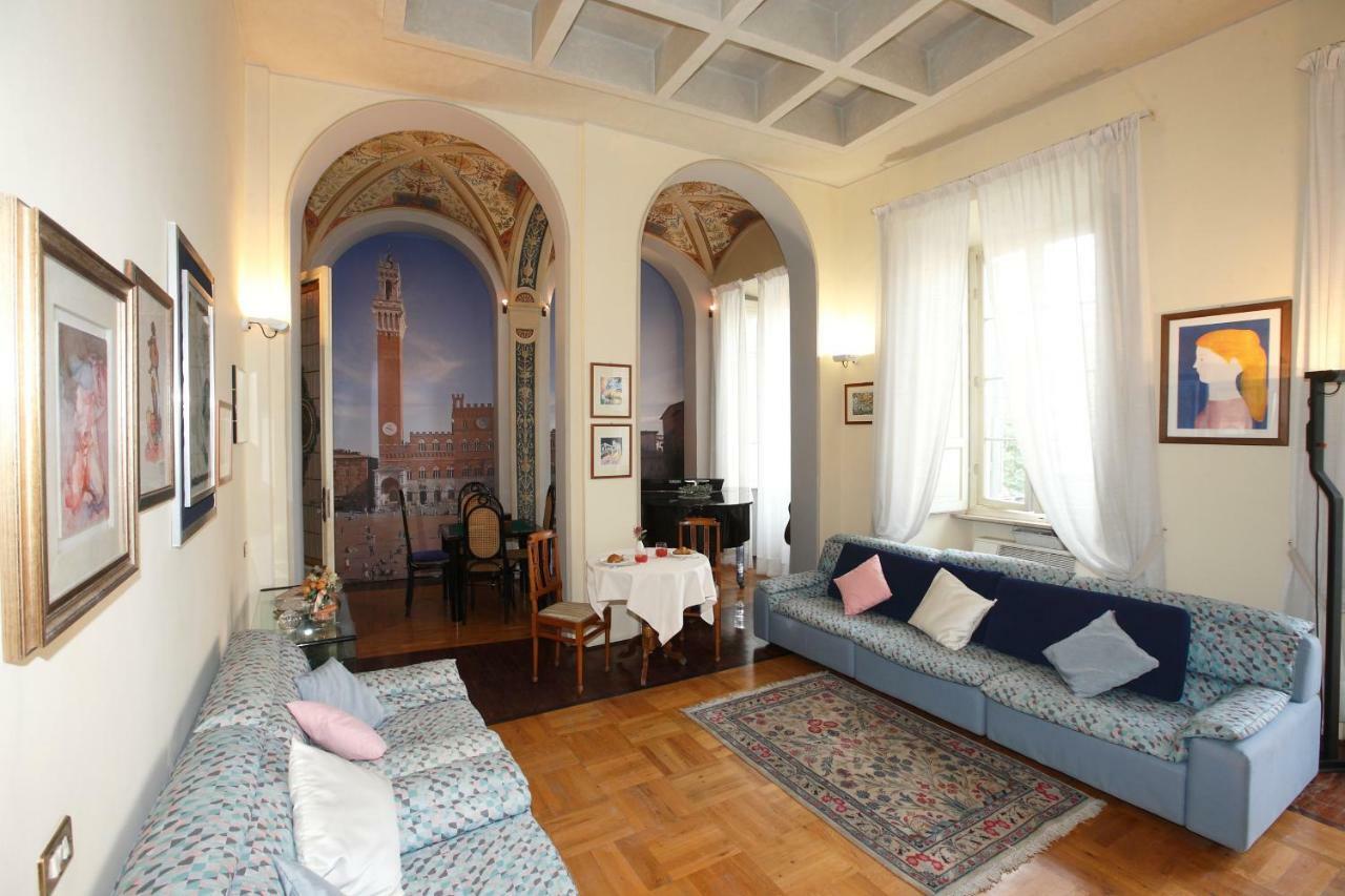Bed and Breakfast Residenza D'Epoca Montanini Сиена Экстерьер фото