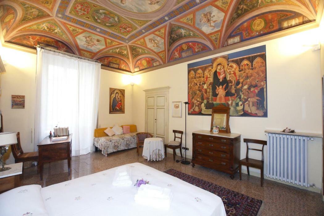 Bed and Breakfast Residenza D'Epoca Montanini Сиена Экстерьер фото